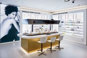 Custom cosmetic display