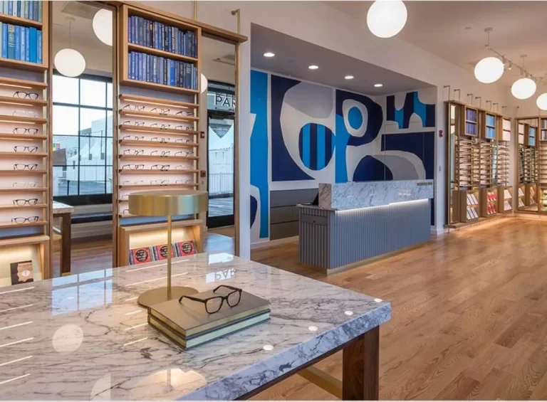 eyewear store display design